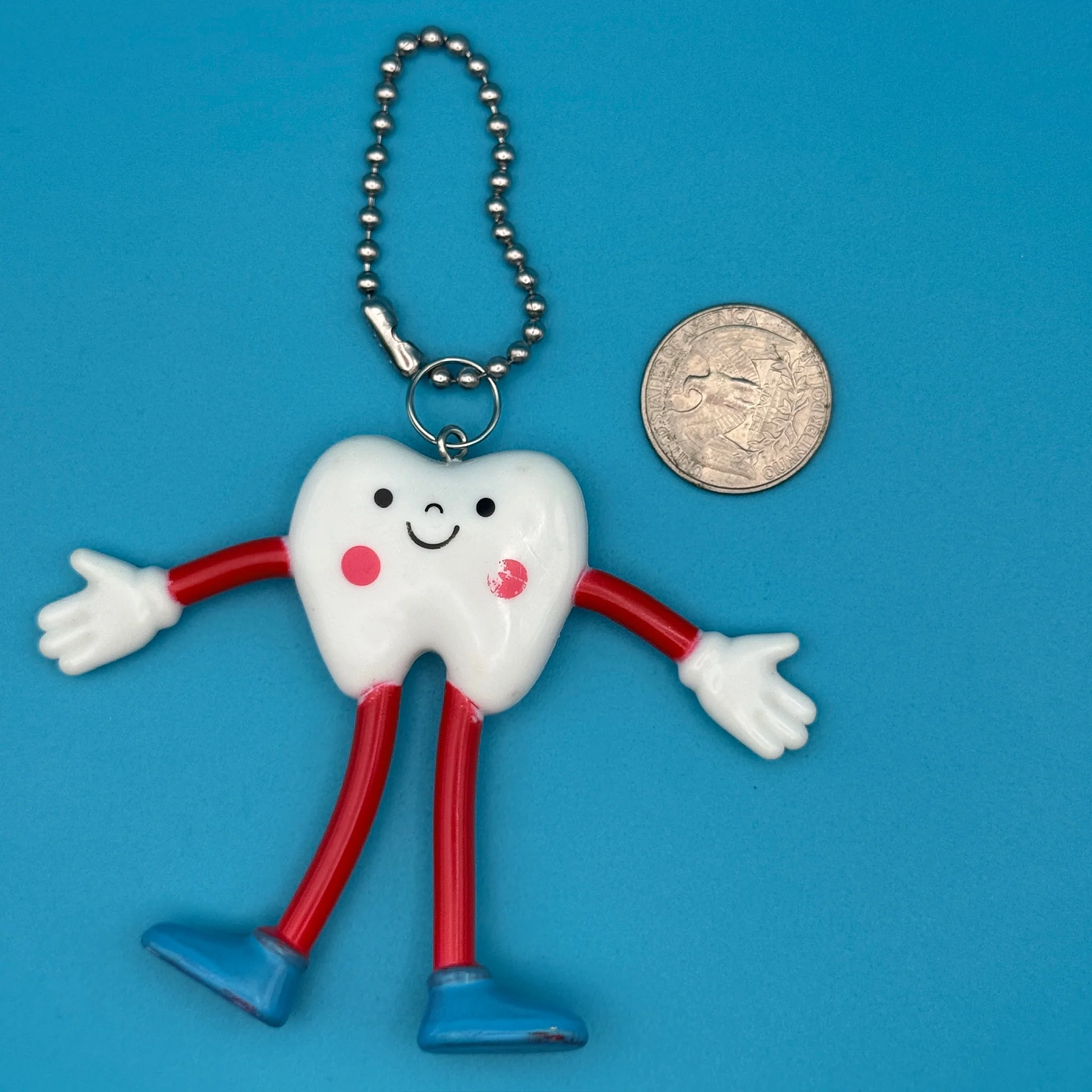 1980-1990s Vintage White Keychains & Bag Charms - Image 6