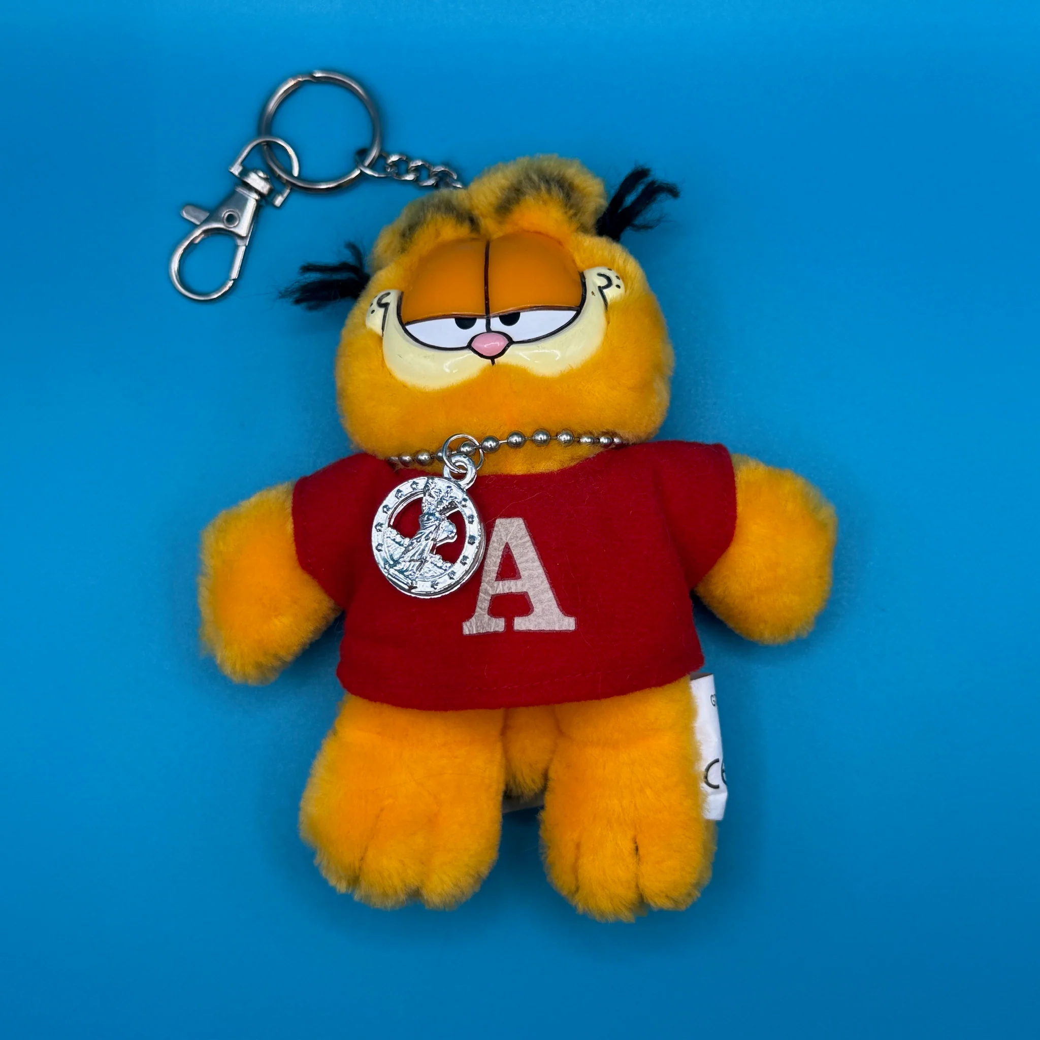 Vintage Original 80s Garfield Plushie + Medallion 'A' T-Shirt Bag Charm