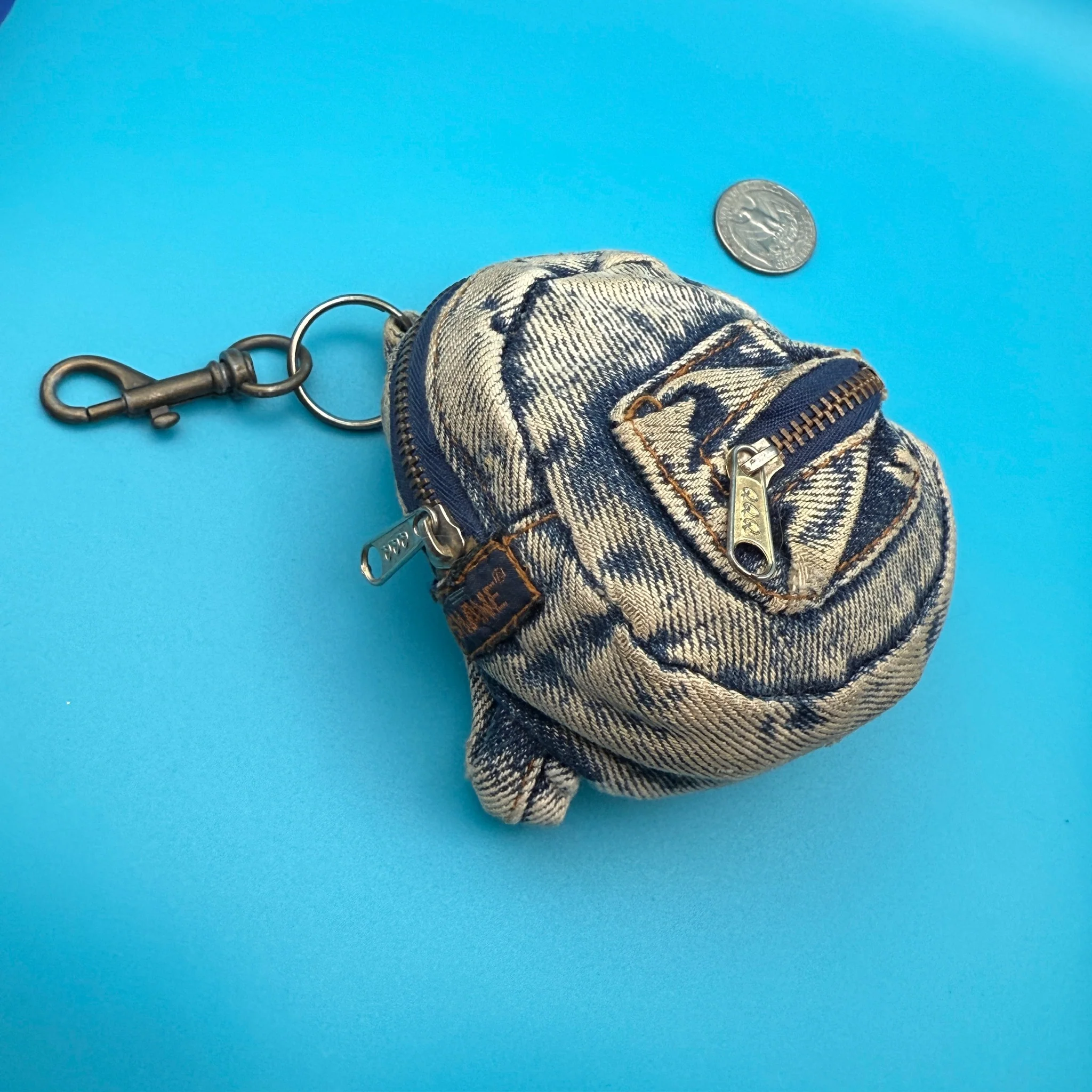 1980s-1990s Blue Vintage Keychains & Bag Charms - Image 4